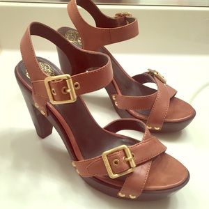Mid-heel wooden high heel leather sandles