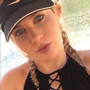 Meet your Posher, Madison