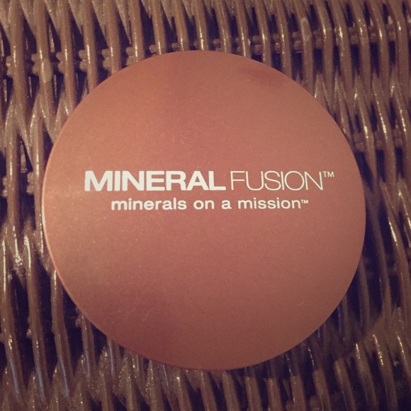 Brand new mineral fusion blush combo