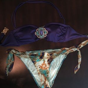 Beautiful 2-piece bathing suit