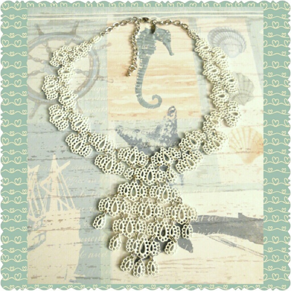 Fashion Jewelry - Necklace