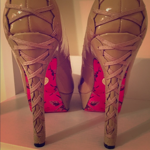 Betsey Johnson Dita Nude patent lace up pumps!