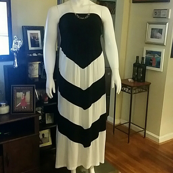 Fun casual strapless dress