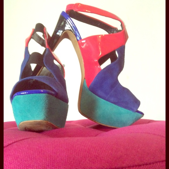 Jessica Simpson Multi Colored Sandals