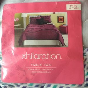 Xhilaration twin/twin xl comforter and sheet set
