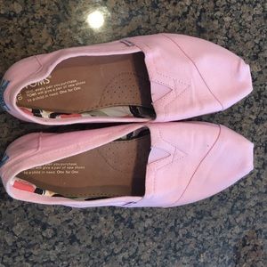 Never worn pink Toms