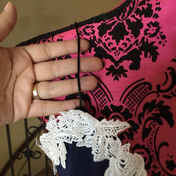 Gorgeous Dress with lace - Picture 2 of 4