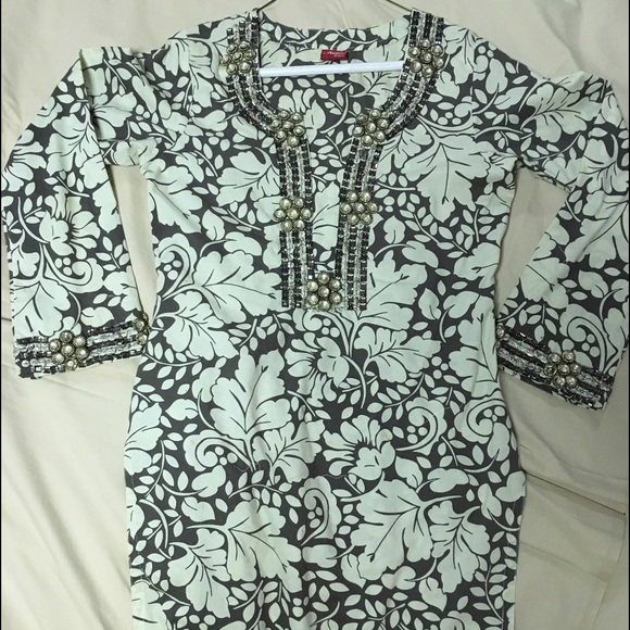 Floral kurta with embroidary