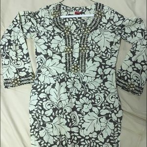 Floral kurta with embroidary