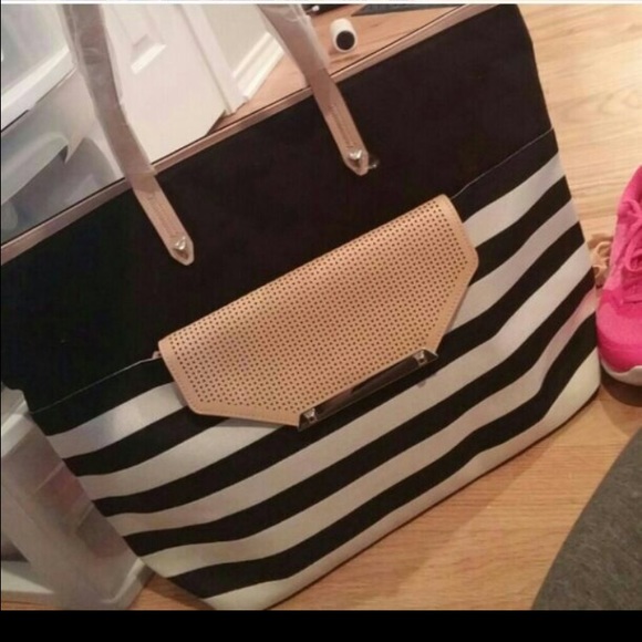 Stella and dot shoulder bag