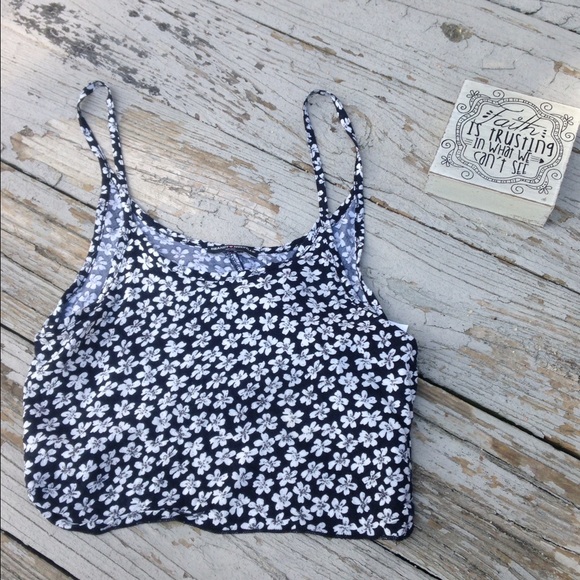 Brandy Melville Tops - Brandy Melville Flower Crop top OS