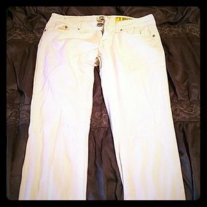 White skinny jeans