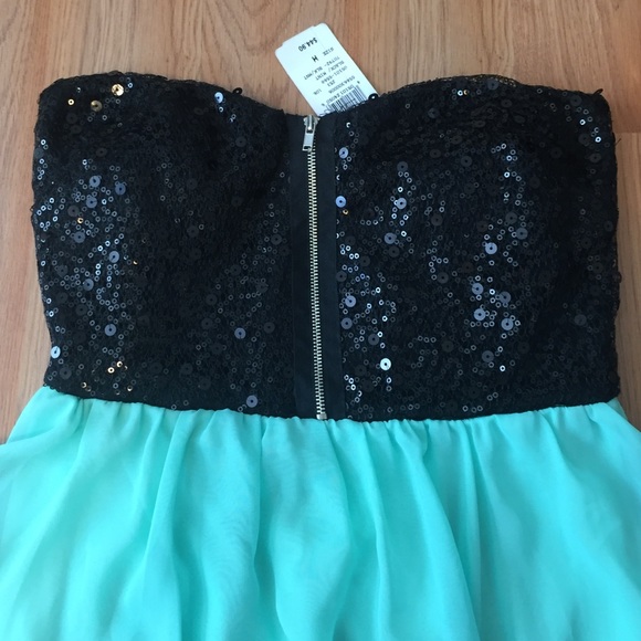 Mint chiffon black sequin front zip dress - Picture 2 of 4