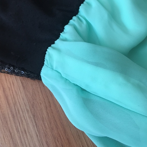 Mint chiffon black sequin front zip dress - Picture 4 of 4