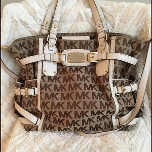 Michael Kors (MK logo satchel bag)