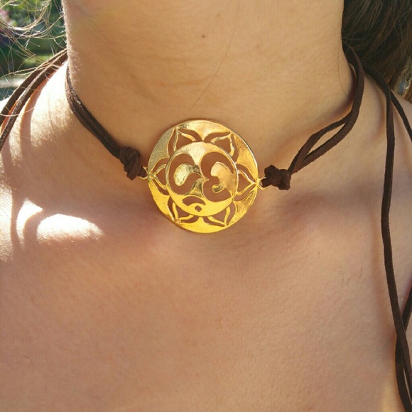 Jewelry - 18k gold plated and suede choker