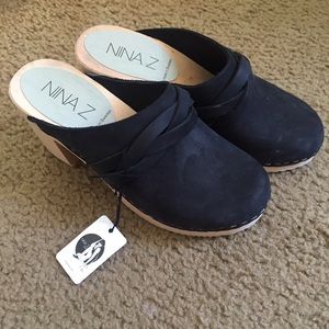 NWT never worn Nina Z Ida clogs