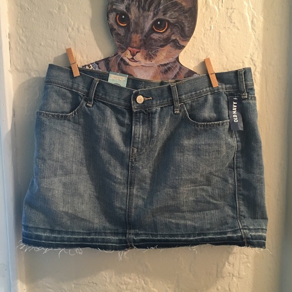 Old Navy distressed denim skirt