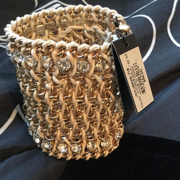 NWT BCBG MaxAzria Necklace & Bracelet Set - Picture 3 of 4