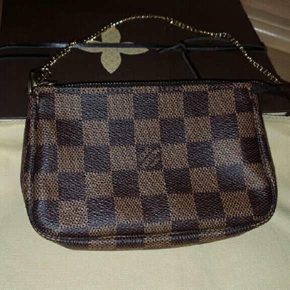 *** SOLD on ♏ercari*** Louis vuitton damier mini