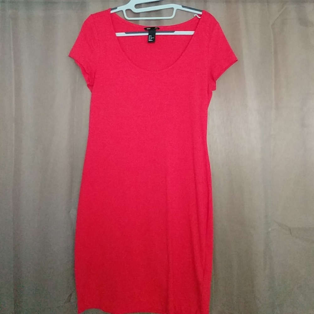 Red h&m tshirt dress