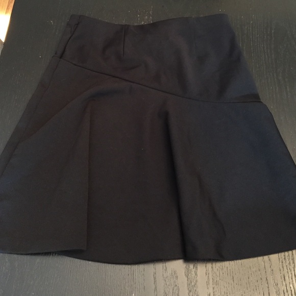 Nwot black stretchy fit and flare express skirt