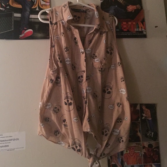 Cute skull shirt - Picture 1 of 1