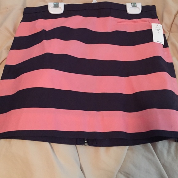 Gap navy and pink striped mini skirt, brand new!