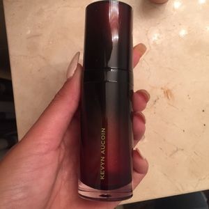 Kevin Aucoin airbrush foundation new