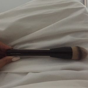 Kevin Aucoin foundation brush