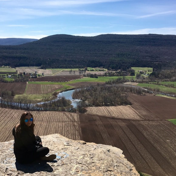 Meet your Posher, Francesca - Picture 3 of 5