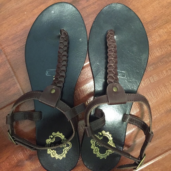 Ecoté braided sandals