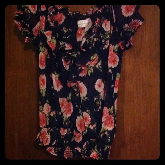 Abercrombie & Fitch top