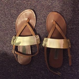 Brown sandals w/ gold strap