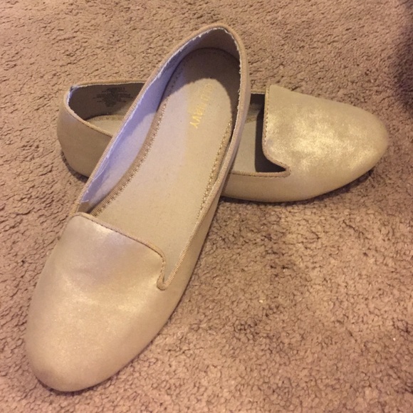 Tan Shimmer Loafers