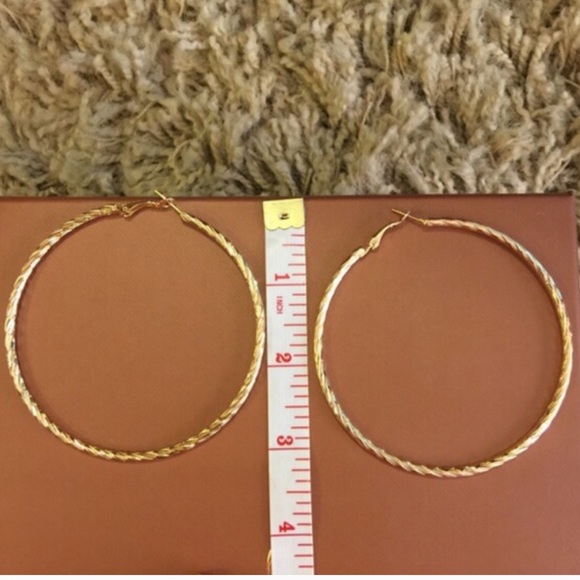 ⛔❗️New❗️3" Diamond Cut Gold Hoop Earrings - Picture 3 of 3