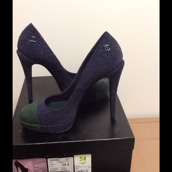 💯% Authentic Chanel Escarpins Navy Beaded Pump - Picture 2 of 4