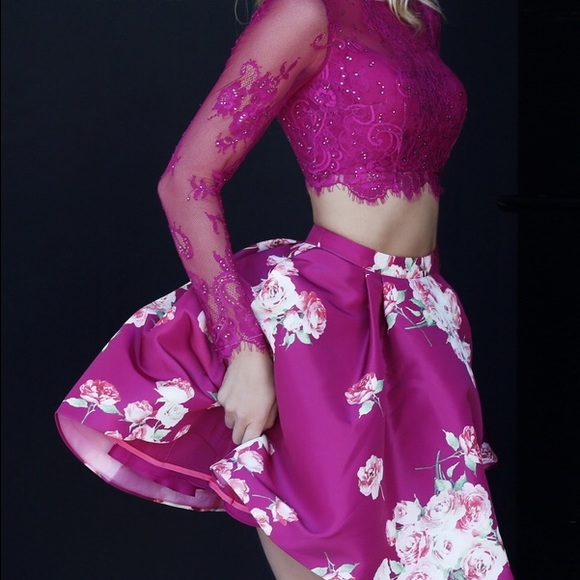 IN SEARCH OF SHERRI HILL DRESS 32323. Size 2.🙏 - Picture 2 of 2