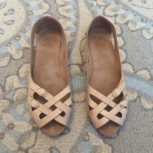 Light tan open toe flats!