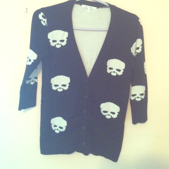 Skull sweater