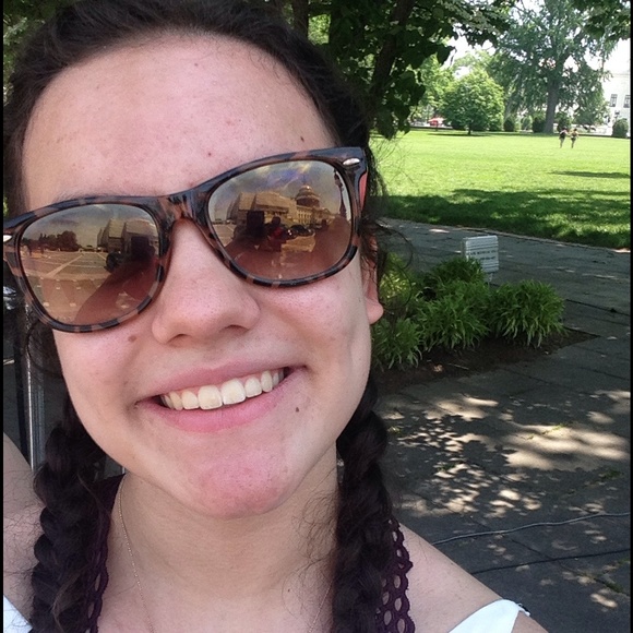 Meet your Posher, Suzy