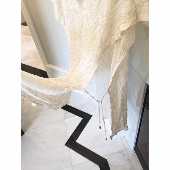 NWT Vitamin A Swimsuit Cover Up - Picture 3 of 4