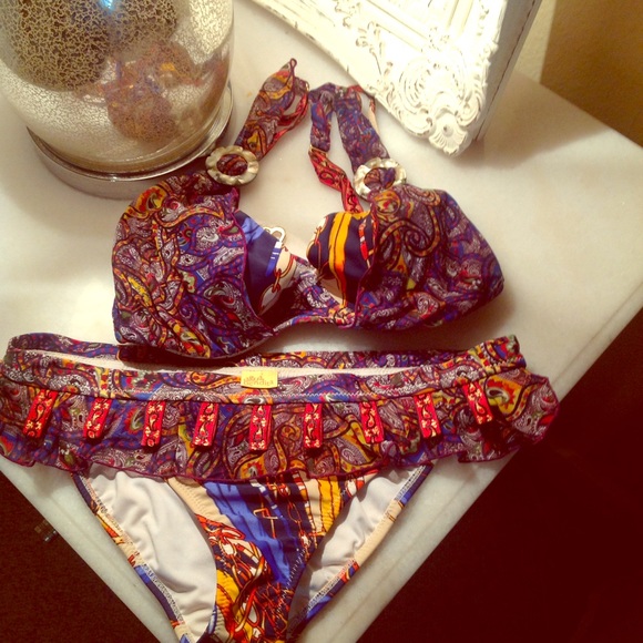 Agua Bendita Bikini!!
