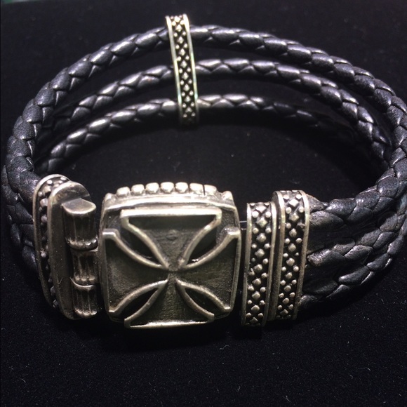 Leather bracelet with sterling silver