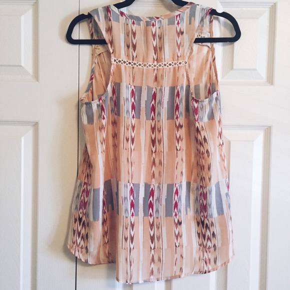 EIGHT SIXTY TOP 🔻 - Picture 2 of 3