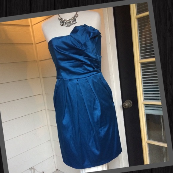 REDUCED! Hot little teal strapless dress