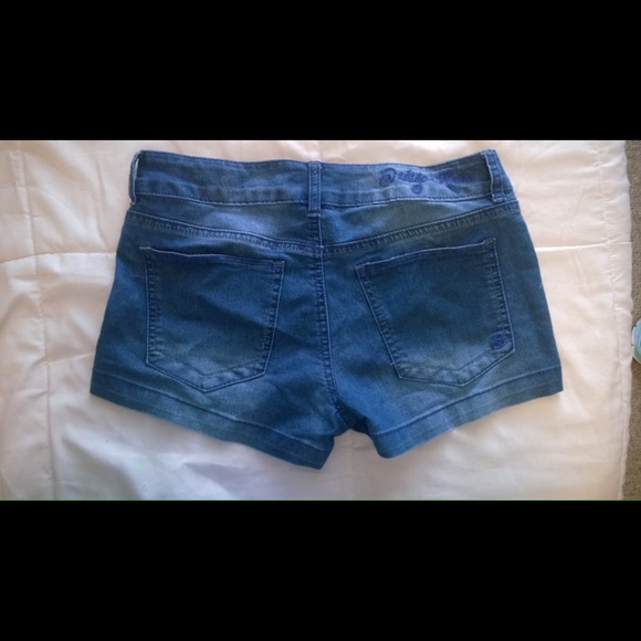 stylish soft jean shorts - Picture 2 of 2