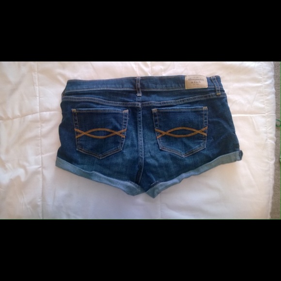 Abercrombie Jean shorts - Picture 2 of 2