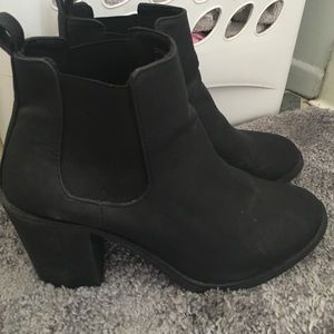 Black Heeled Chelsea Boots