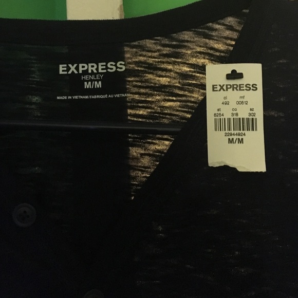 Express v-neck long sleeve - Picture 2 of 2